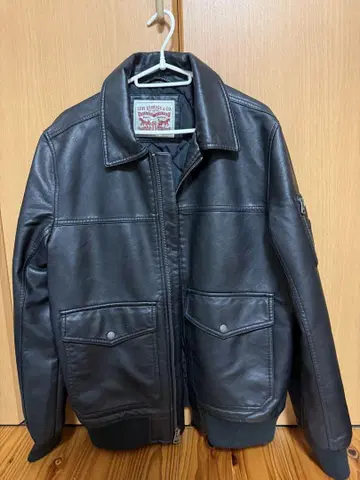 Levi Strauss & Co. 블랙 가죽 자켓