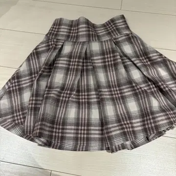 Evelyn 볼륨 턱 SK 스커트