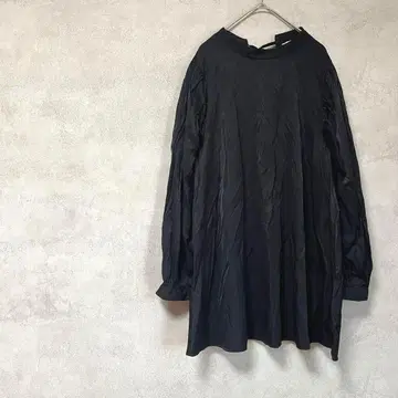레이 카즌 블라우스 블랙 긴팔 플레어 퍼프 슬리브 백 리본 스탠드 칼라