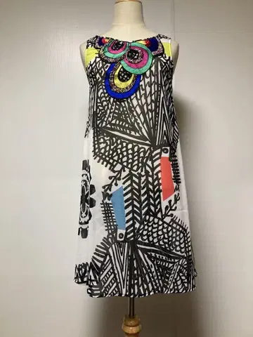 Desigual 슬리브리스 튜닉 표기 사이즈 38 비즈가 악센트