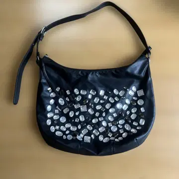 비즈가 달린 블랙 숄더백 새상품급입니다*\(^o^)/*