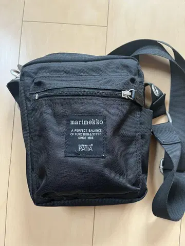 마리메꼬 MARIMEKKO 숄더백 캐시 칼리