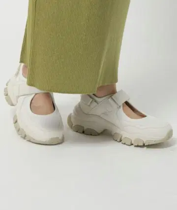 새상품 니코앤드 오리지널 벨트 메쉬 스니커즈 아이보리 L