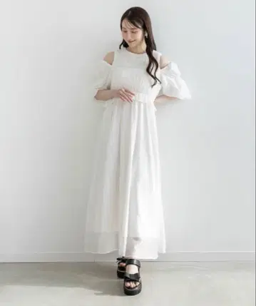 RANDA 셔링 디자인 원피스 화이트