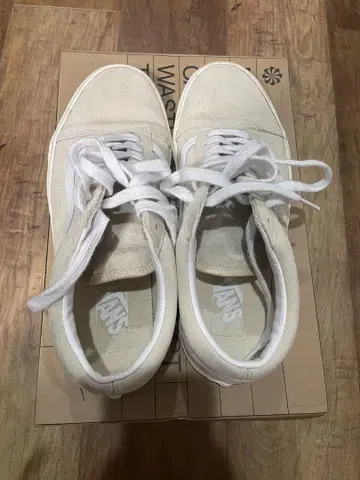 Vans 베이지 스웨이드 스니커즈