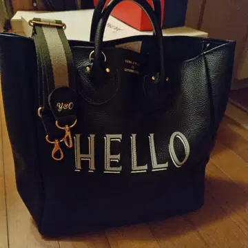 Y&O 블랙 토트백 HELLO