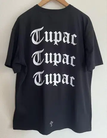 2PAC 티셔츠 COMMON BASE