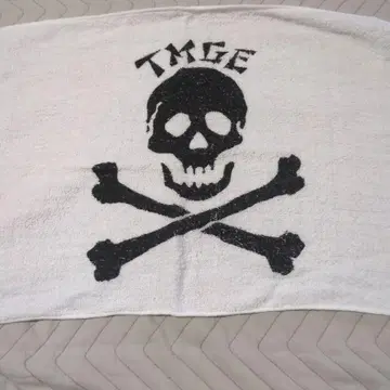 TMGE 스컬 디자인 타월