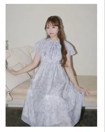 스카이블루 프릴이 달린 롱 원피스 evelyn