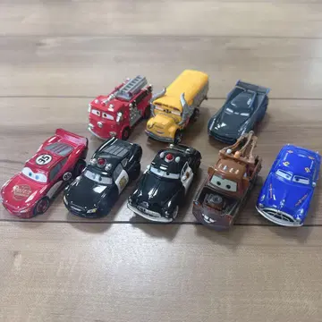토미카 카즈