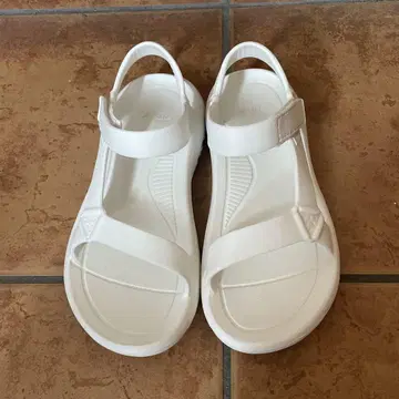 Teva Hurricane Drift 샌들