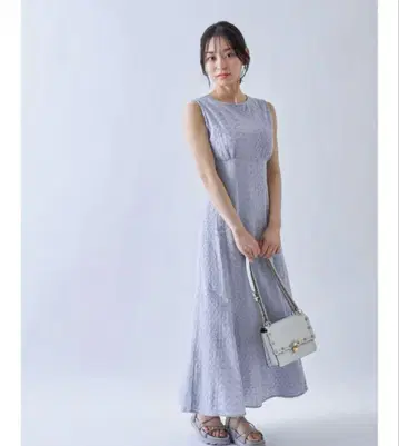 새상품 백 레이스업 코튼 컷워크 레이스 자수 슬리브리스 원피스