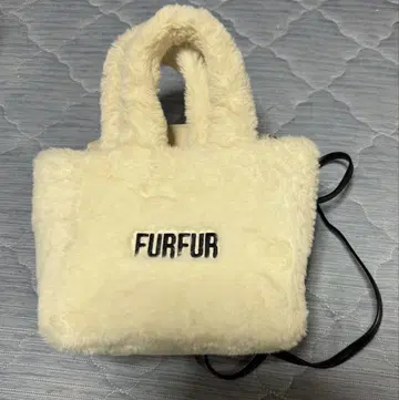 FURFUR 에코 퍼 토트백 화이트