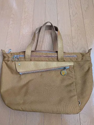 골드 나일론 숄더백 Kanako
