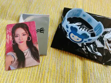 TWICE BABY LOVELYS 축광 랜덤 러버 밴드 Tzuyu