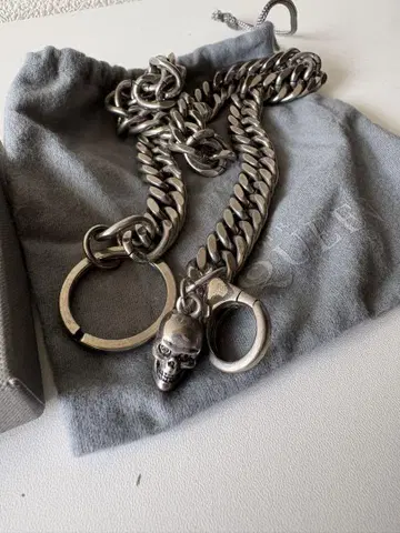 ALEXANDER McQUEEN 알렉산더 맥퀸 키헤이 지갑 체인