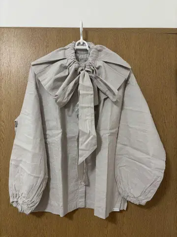 nest robe 택 포함 미사용품 그레이 긴팔 셔츠