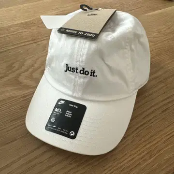 Nike Club Cap 화이트 M/L 사이즈