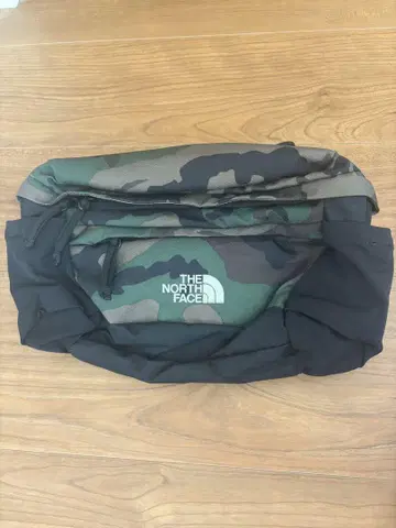 THE NORTH FACE 카모플라쥬 바디백
