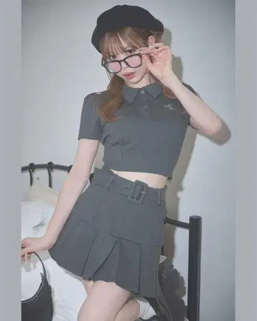초레어 미셸 마카롱 셔츠 & 플리츠 스커트 셋업 판매 미사용 미개봉