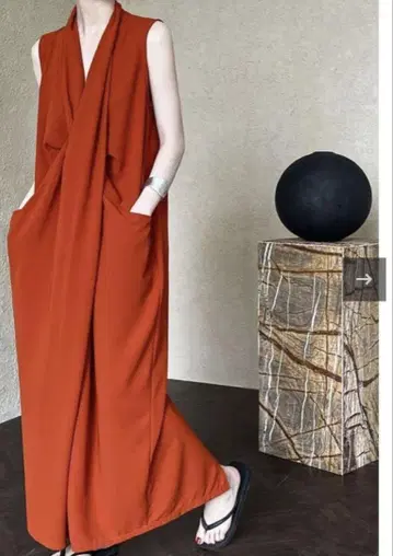 LEONIE 원피스 Cross Design V-neck Dress