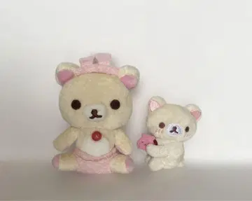 코리락쿠마 꽃밭의 작은 토끼 공 체인 인형 배지