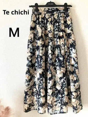 Te chichi 테치치 플레어 롱 스커트 M 블랙 플라워 무늬