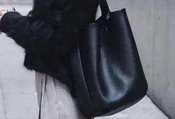 YSACCS 혼고 치카코 씨 콜라보 블랙 가죽 토트백 숄더백