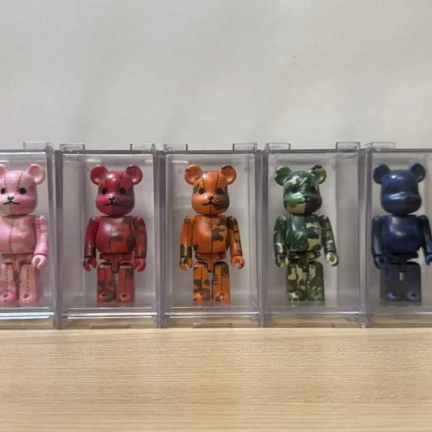 その他 BE@RBRICK - BE@RBRICK Genevie&#39;ve Gauckler 100% 400% BE@RBRICK Genevieve Gauckler 400% 100% 2体セット G2WOKS