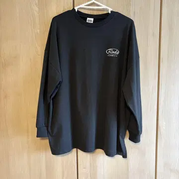 RODEO CROWNS 와이드 보울 다크 그레이 긴팔 티셔츠