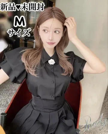 Rady 플라워 브로치 퍼프 슬리브 상의 [M 사이즈]