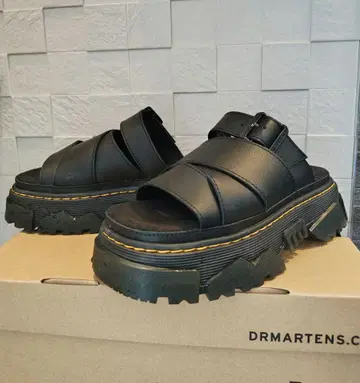 Dr. Martens MATTISON SLIDE 블랙 샌들
