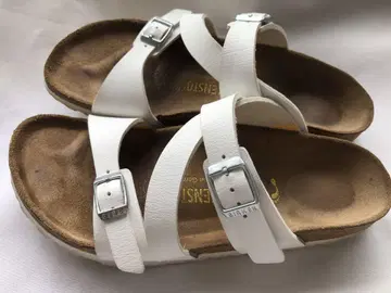 BIRKENSTOCK 화이트 샌들