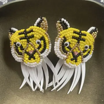 Toyo 비즈 타이거 귀걸이