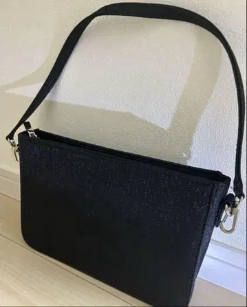 블랙 핸드백
