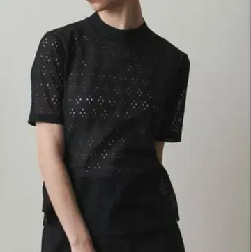 스티븐 앨런 FLOWER LACE MOCK NECK PULLOVER