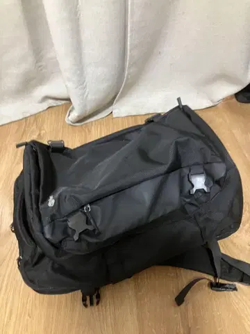 블랙 백팩