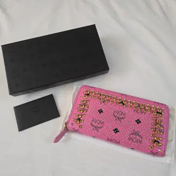 엠씨엠 스터드 핑크 장지갑