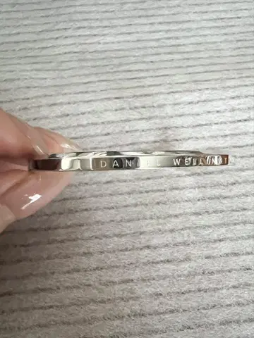 DANIEL WELLINGTON 실버 뱅글