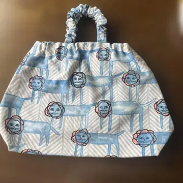 새상품급 미나 페르호넨 look 라이온 스킵 백