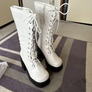 화이트 레이스업 부츠 하이 힐