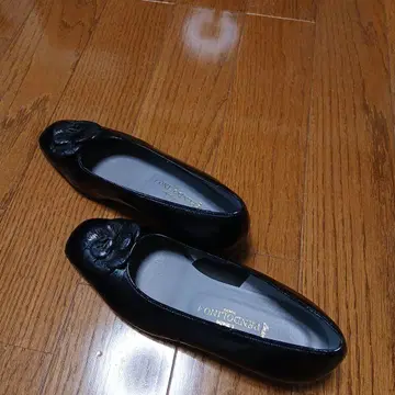 블랙 플랫 슈즈 꽃 장식