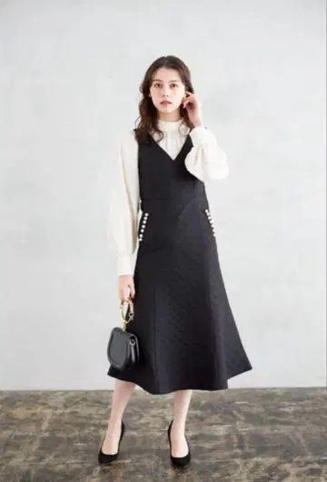 tocco closet 포켓 펄 장식 퀼팅 점퍼 스커트