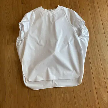ASTRAT 화이트 반팔 셔츠