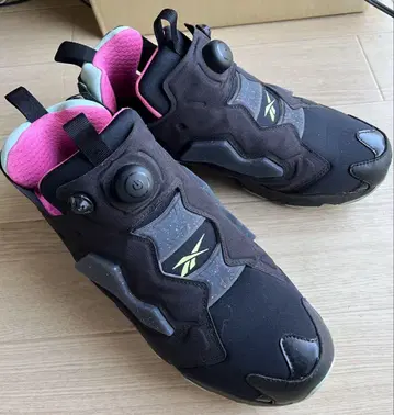 리복 인스타펌프 퓨리 28cm 블랙/핑크