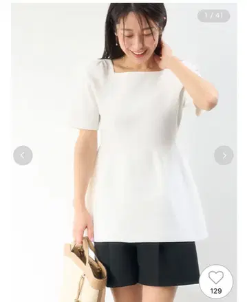 CELFORD 화이트 스퀘어 넥 페플럼 니트 풀오버