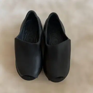 블랙 오픈토 신발