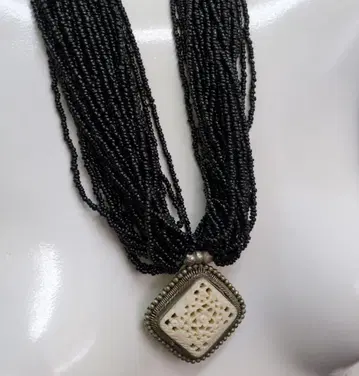 다층 비즈 목걸이 사각형 펜던트