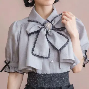 ROJITA 요크 플레어 보타이 블라우스