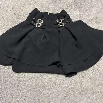 ROJITA 블랙 플레어 스커트 하트 버클